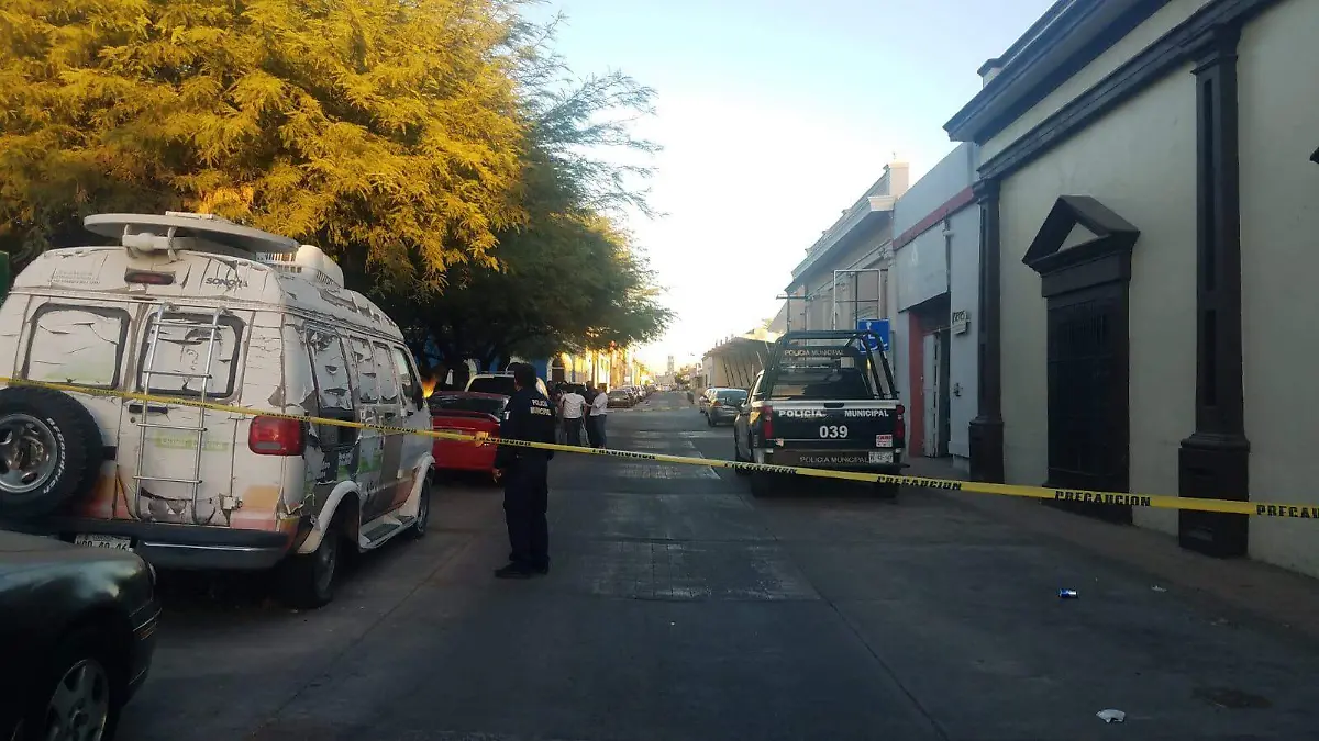 Hallan a mujer sin vida en local frente a la Plaza Hidalgo (5)